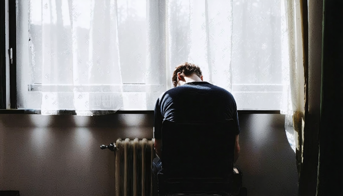découvrez les 8 traits psychologiques uniques qui expliquent pourquoi certaines personnes choisissent la solitude plutôt qu'une vie sociale permanente.